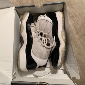 YOUTH SIZE 7 JORDAN 11 🔥🔥🔥🔥🔥